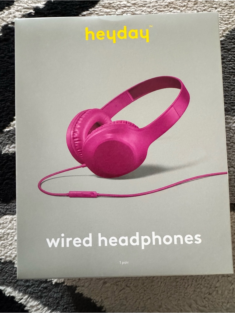 heyday Wired Over-Ear Headphones in Magenta